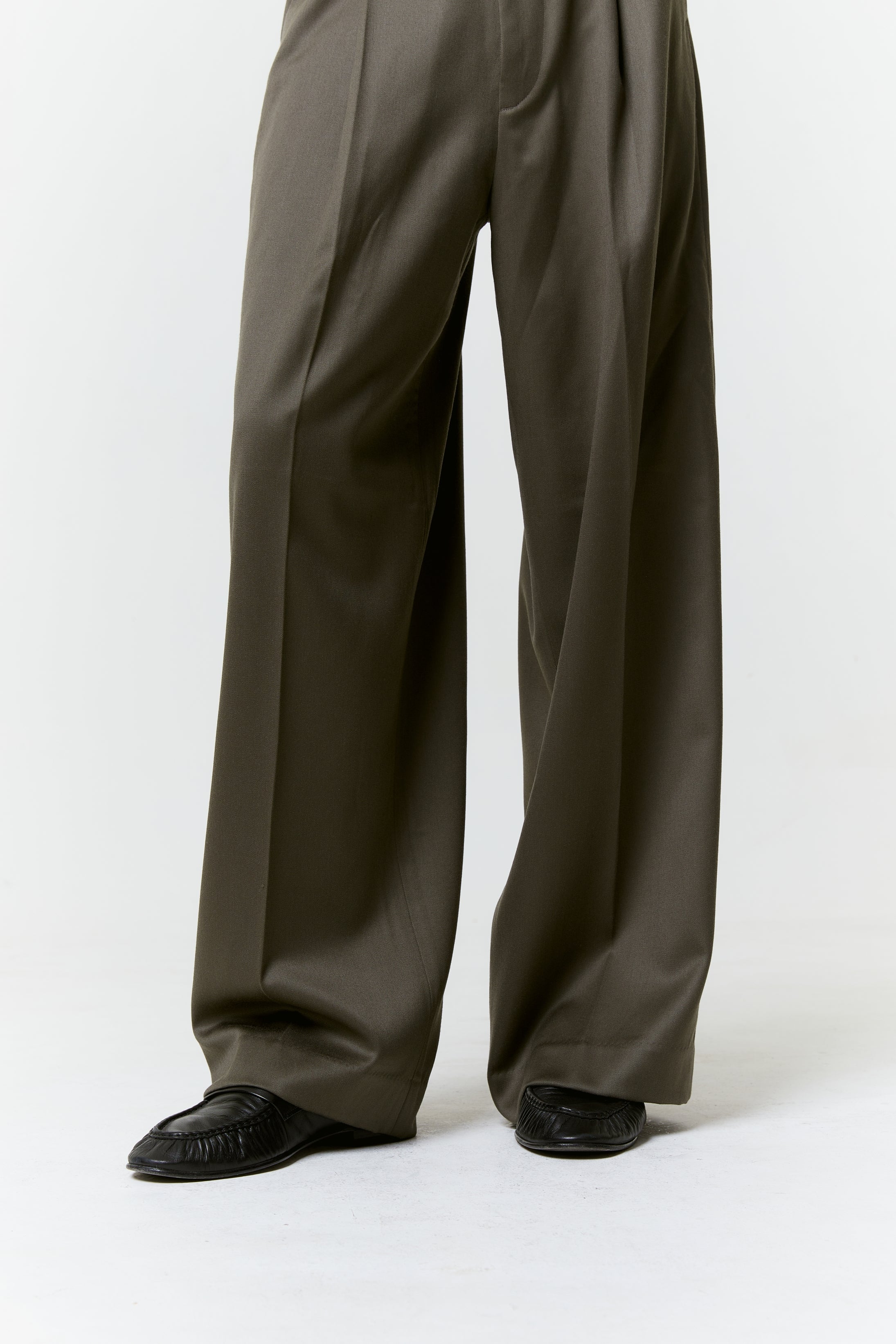 ALARA Wide Leg Pants - Olive – ATELIER.DILETTANTÉ